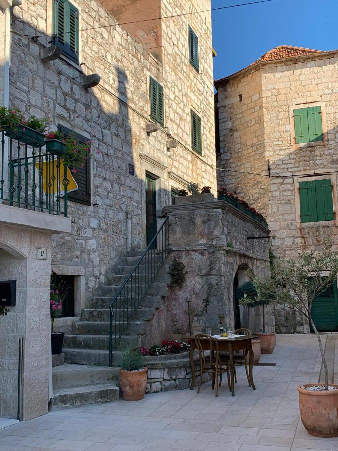 Residence Bella Stari Grad  Bagian luar foto