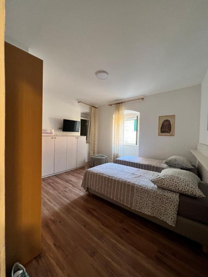 Residence Bella Stari Grad  Bagian luar foto