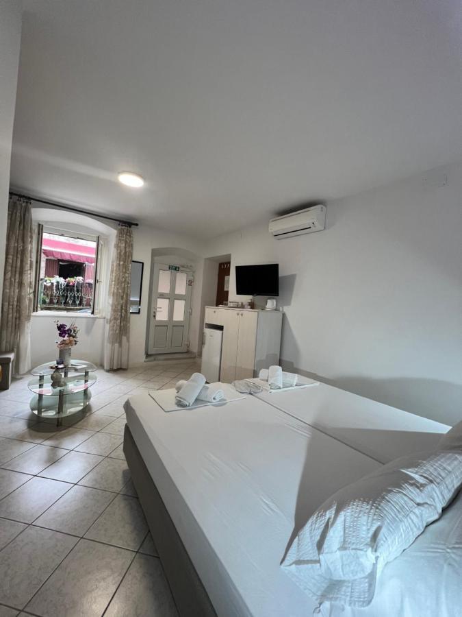 Residence Bella Stari Grad  Bagian luar foto